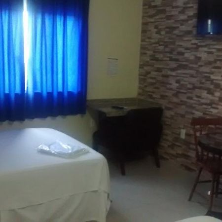 Hotel Dois Candangos Nucleo Bandeirante Bilik gambar
