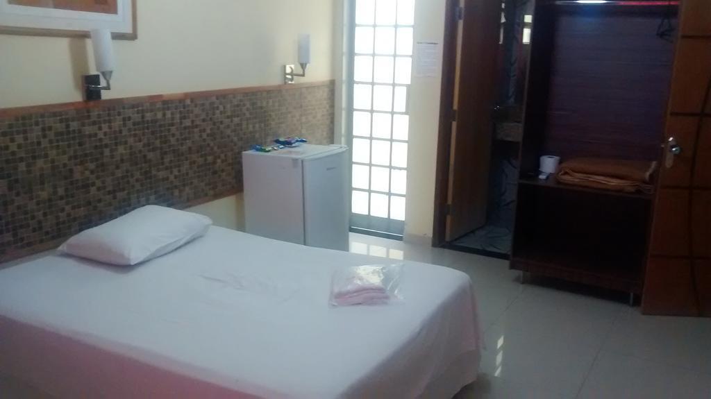 Hotel Dois Candangos Nucleo Bandeirante Bilik gambar